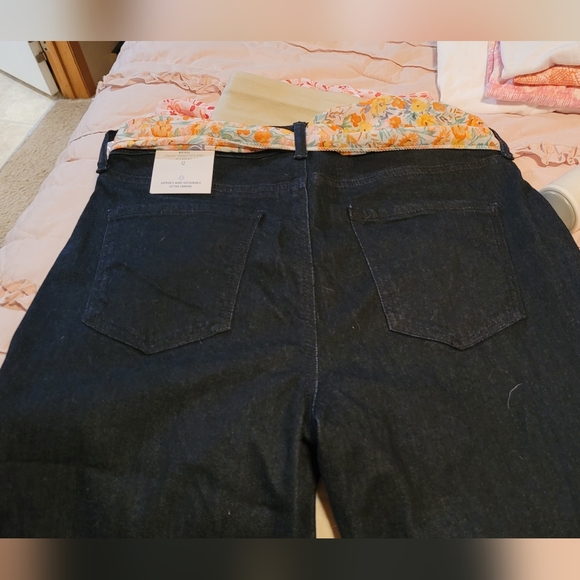 Croft & Barrow Capri Denim pants - Picture 2 of 6